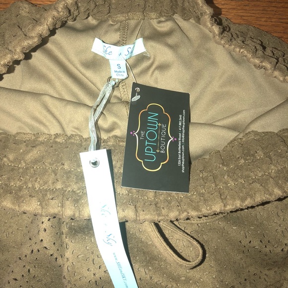 ⭐️⭐️ MOVING SALE ⭐️⭐️  NWT summer shorts - Picture 3 of 3